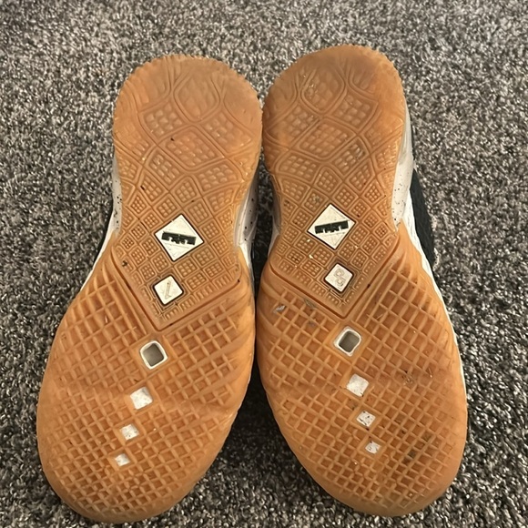 Boys Nike 5.5 Y Sneakers - Picture 4 of 6